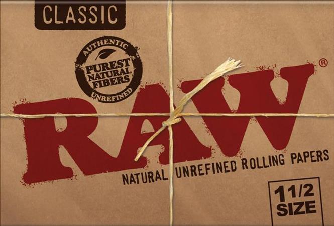 RAW  PAPER 1 1/2 Smoker Accessories Wholesale Distributor in Montreal Quebec