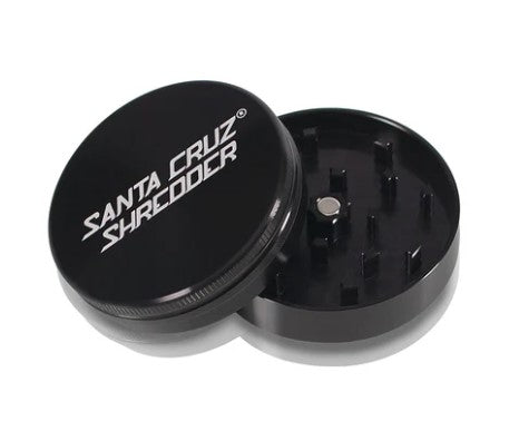 SANTA CRUZ 2PC GRINDER MED -BLACK Smoker Accessories Wholesale Distributor in Montreal Quebec